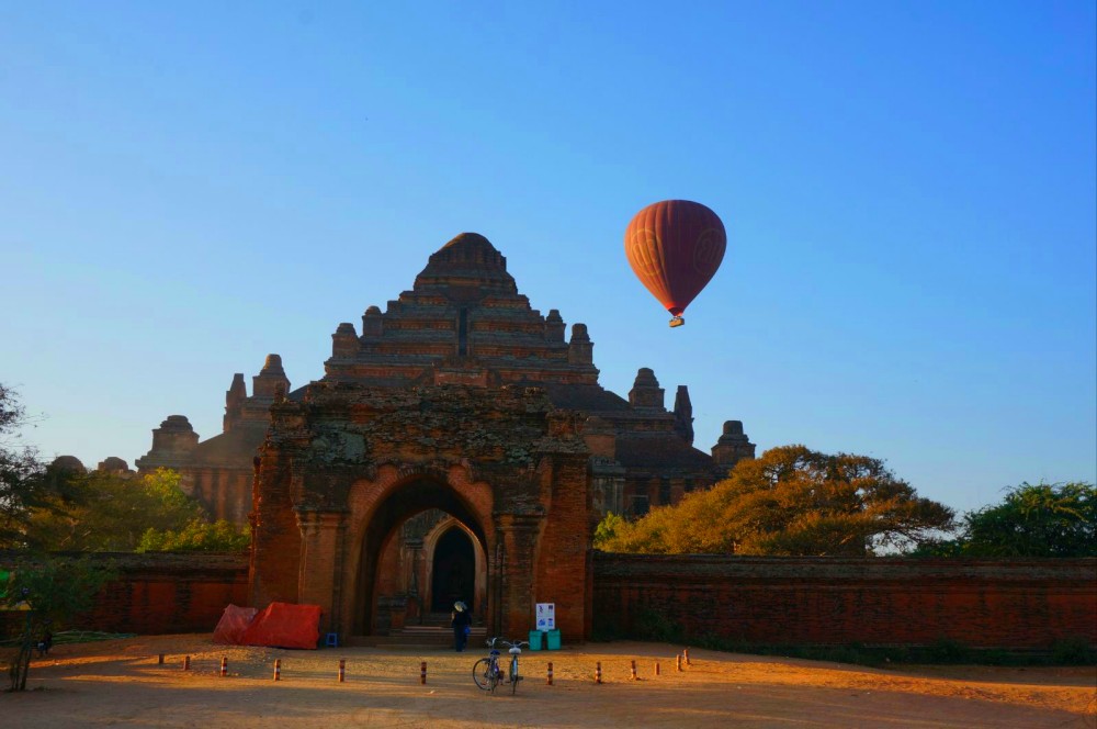 Balloons over Bagan Myanmar (10)