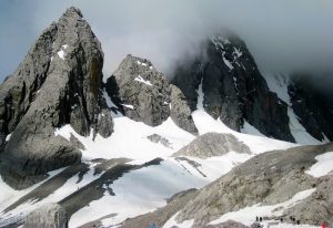 Glacier Park Cableway of Jade Dragon Snow Mountain in Lijiang (9)