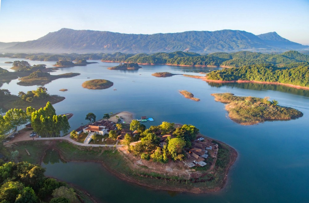 Nam Ngum Reservoir (Lake) in Vientiane, Laos (1)