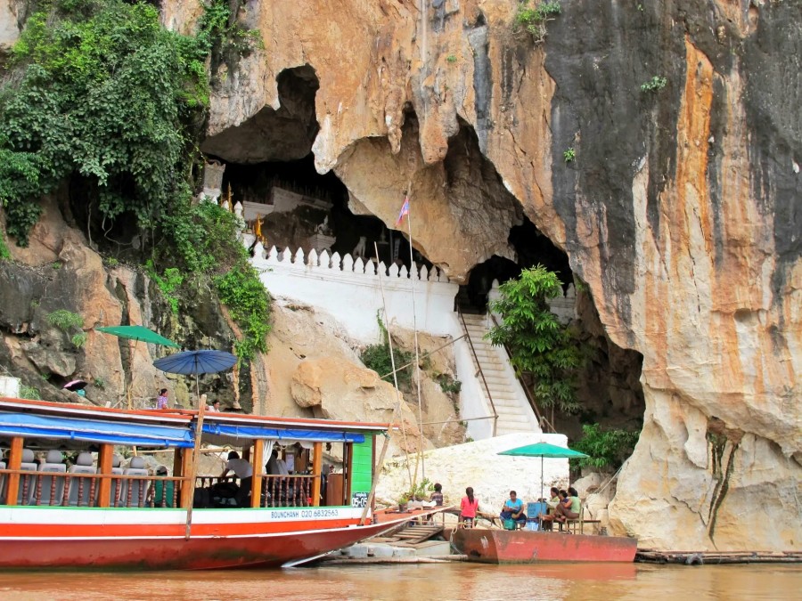 Pak Ou Caves in Luang Prabang3