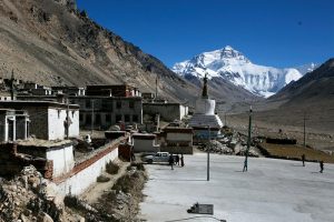 Rongbuk-Monastery-and-Mount-Everest-View-in-Tingri-County-Tibet-09