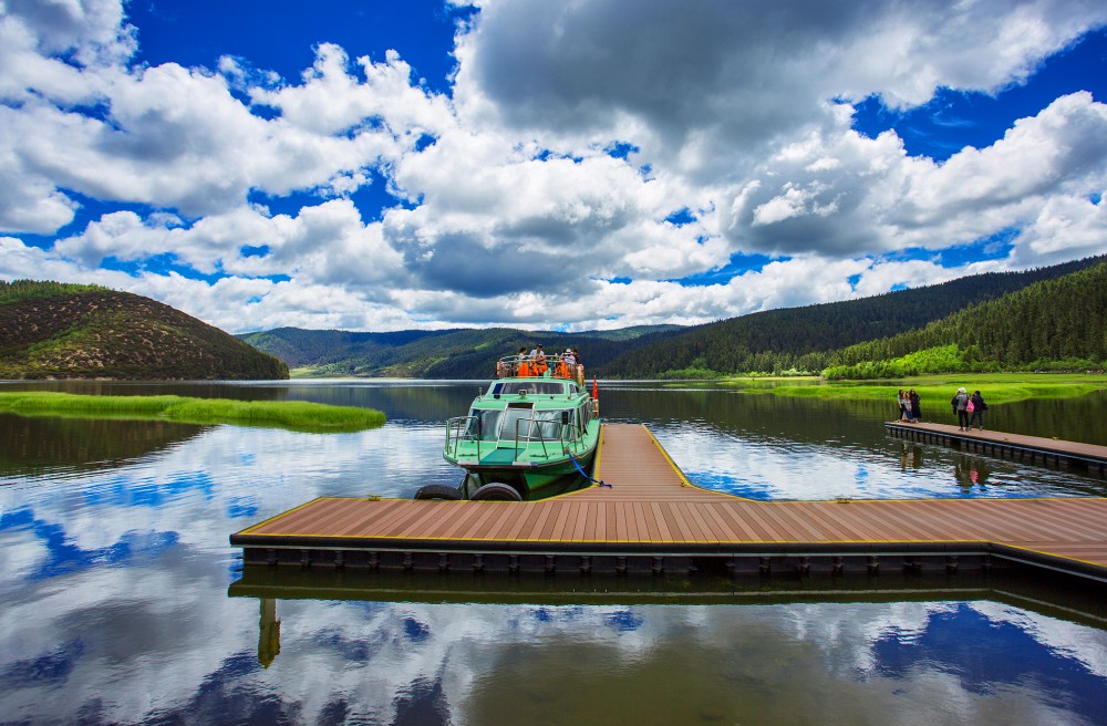 Shudu Lake of Potatso National Park in Shangri La