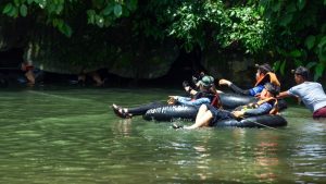 Tham Nam Water Cave in Vang Vieng, Laos (13)