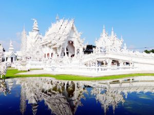 Wat Rong Khun - White Temple in Chiang Rai, Thailand4