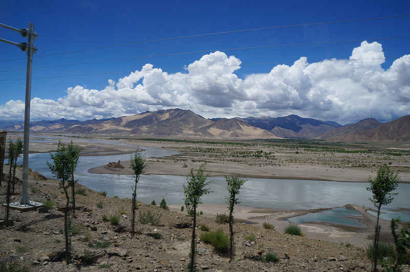 Yarlung-Tsangpo-Valley-in-Lhoka-01