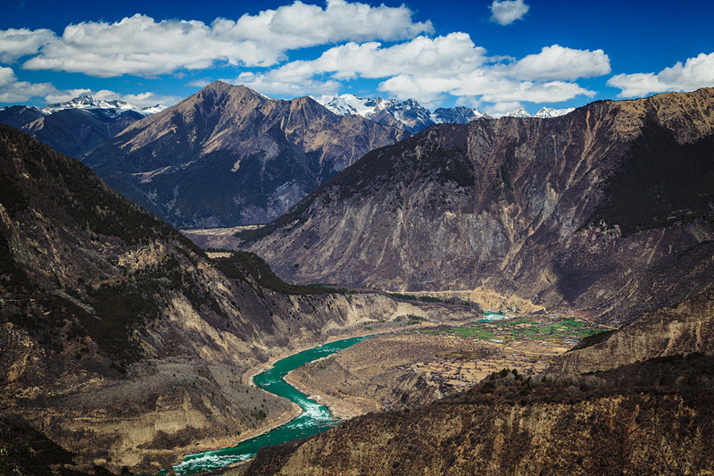 Yarlung Tsangpo Valley in Tibet