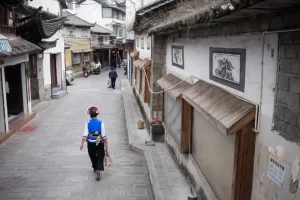 Zhoucheng Village of Bai Ethnic People in Dali (12)