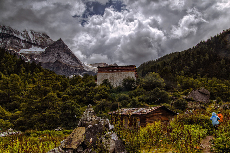 Chonggu-Monastery-in-Daocheng-Yading-Garze-04