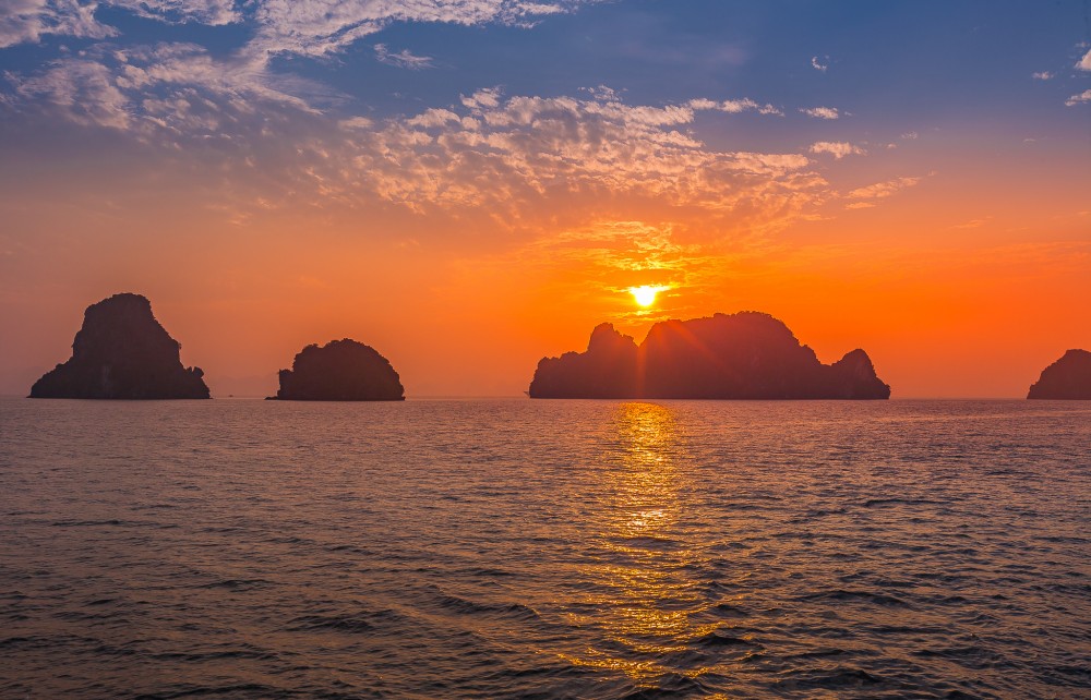 Ha Long Bay in Vietnam-03