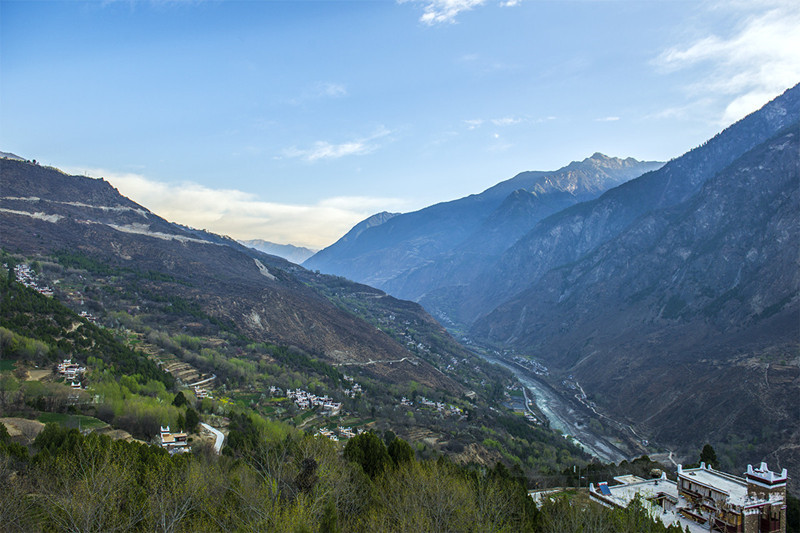 Jiaju-Tibetan-Village-in-Garze-02