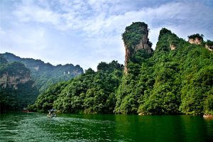 Baofeng-Lake-in-Wulingyuan-District-Zhangjiajie-07