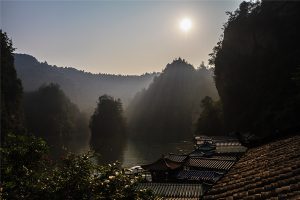 Baofeng-Lake-in-Wulingyuan-District-Zhangjiajie-10