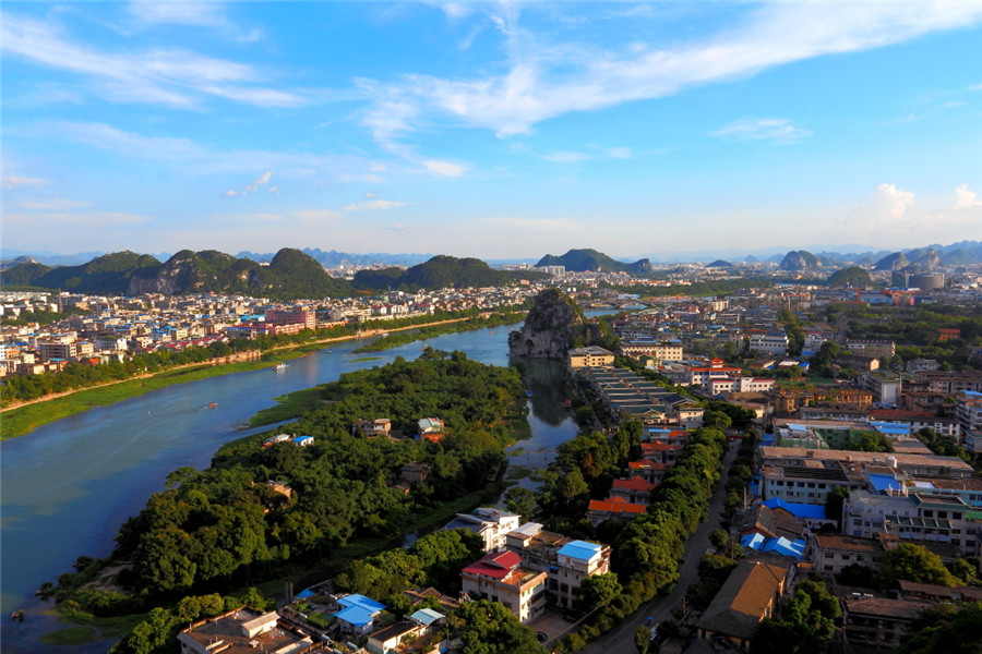 Folded-Brocade-Hill-in-Guilin-09