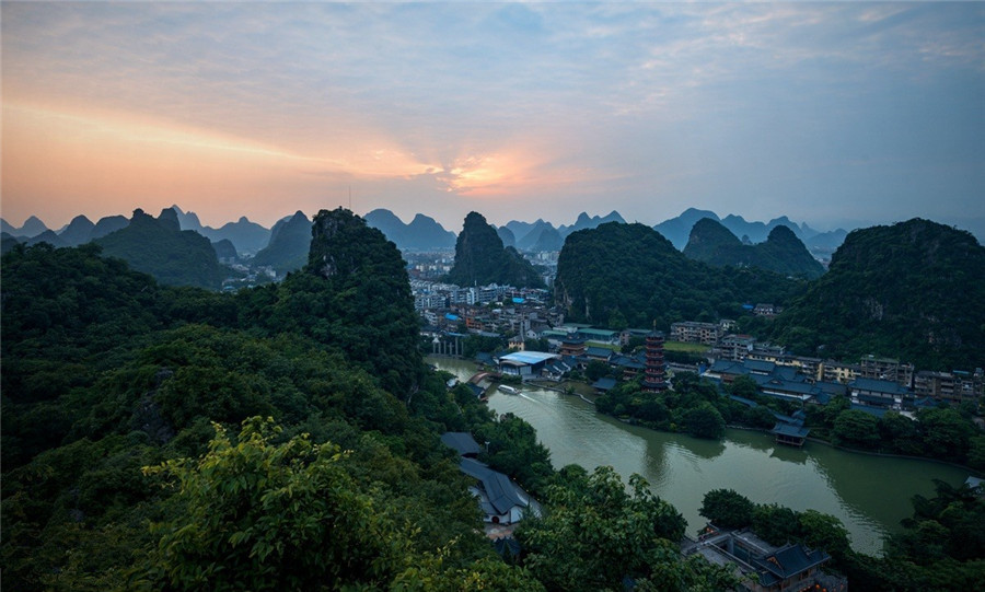 Folded-Brocade-Hill-in-Guilin-10