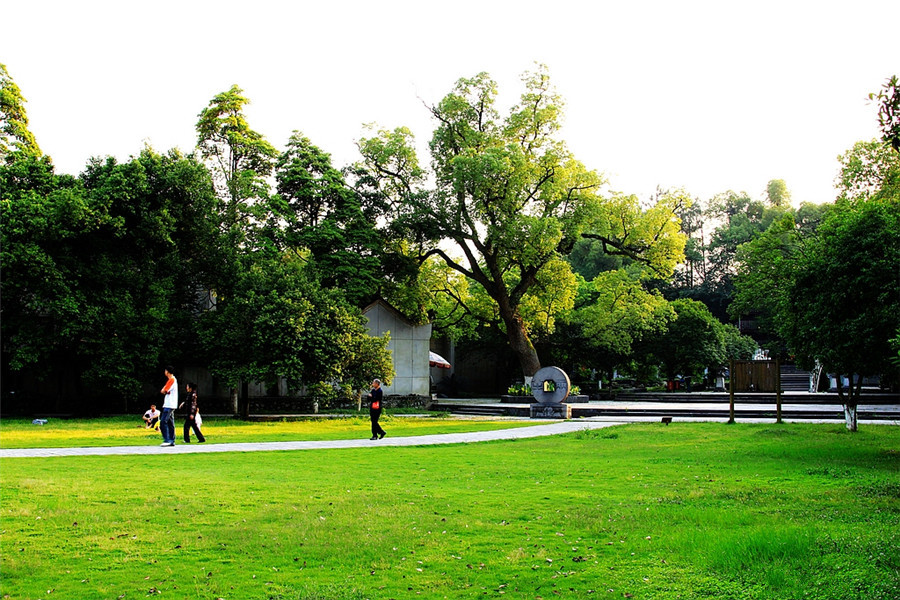 Ling-Canal-in-Xingan-County-Guilin-04