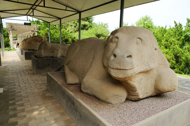 Maoling-Mausoleum-in-Xianyang-Xian-05