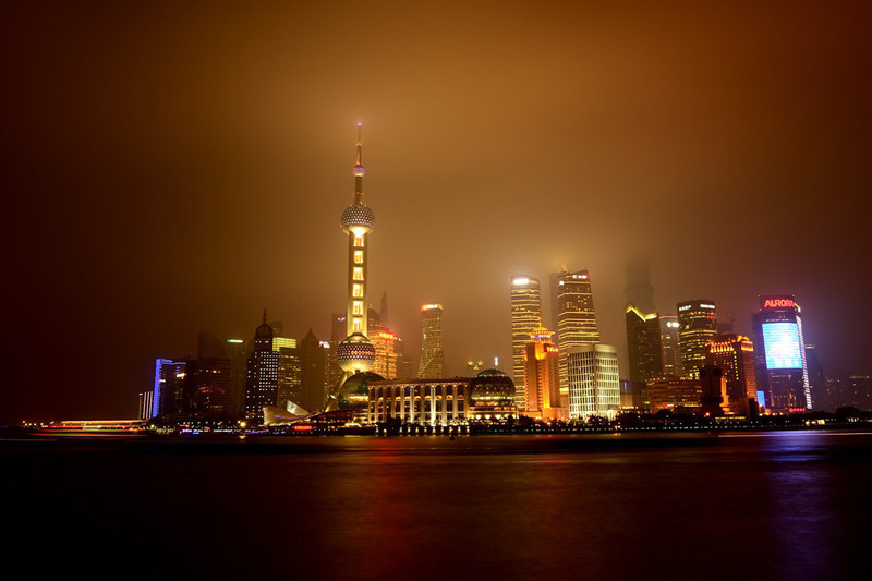 Oriental-Pearl-TV-Tower-in-Shanghai-02