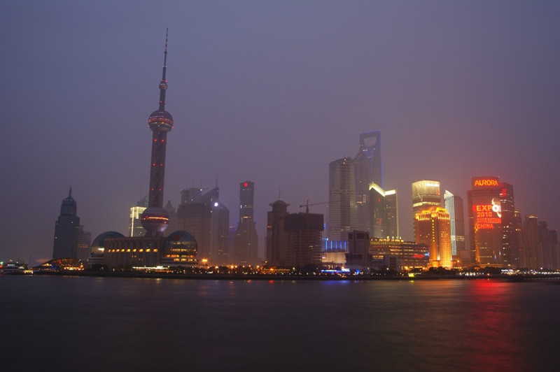 Oriental-Pearl-TV-Tower-in-Shanghai-03