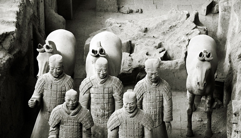 Terracotta-Army-Terra-Cotta-Warriors-and-Horses-Museum-Xian-02