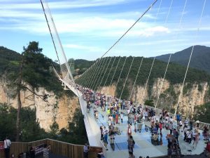 The-Glass-Bridge-in-Zhangjiajie-Grand-Canyon-04