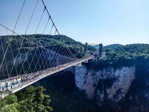 The-Glass-Bridge-in-Zhangjiajie-Grand-Canyon-07