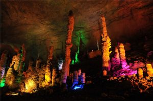 Yellow-Dragon-Cave-in-Wulingyuan-District-Zhangjiajie-03