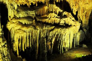 Yellow-Dragon-Cave-in-Wulingyuan-District-Zhangjiajie-04