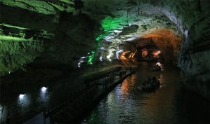 Yellow-Dragon-Cave-in-Wulingyuan-District-Zhangjiajie-09