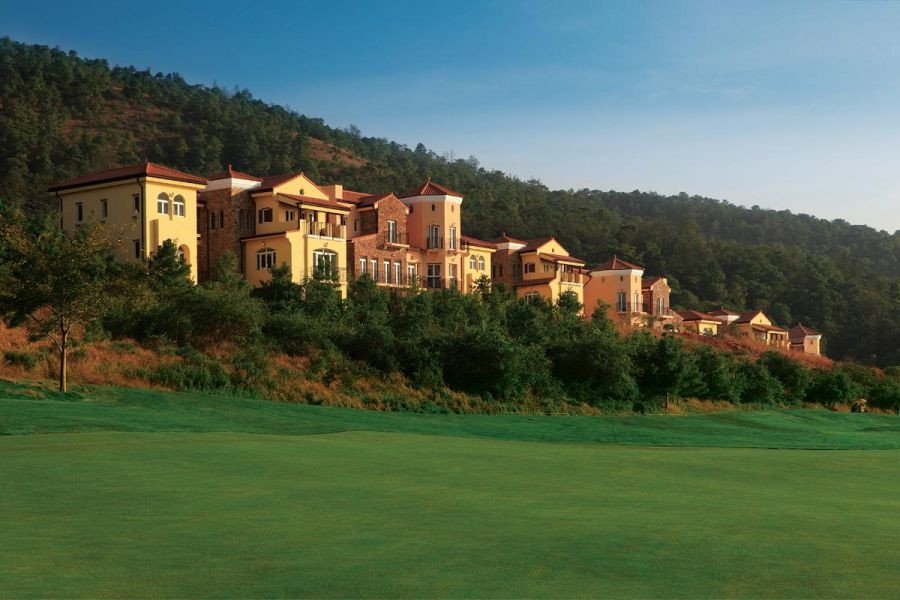 Kunming-Spring-City-Golf-Lake-Resort-11