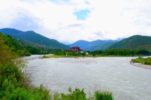 Mo Chhu River in Punakha, Bhutan (1)