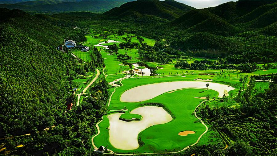 Alpine Golf Resort in Chiang Mai, Thailand (12)