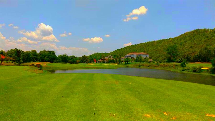 Alpine Golf Resort in Chiang Mai, Thailand (5)