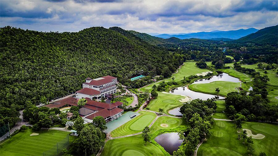 Alpine Golf Resort in Chiang Mai, Thailand (9)