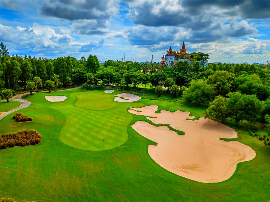 Amata Spring Country Club in Chon Buri, Thailand (13)