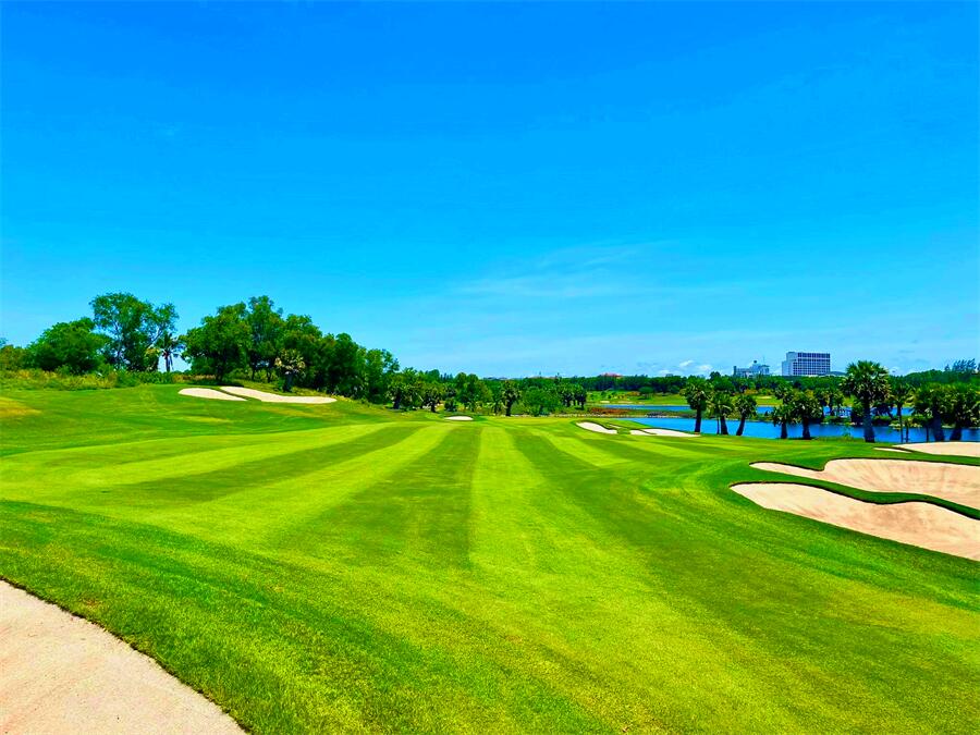 Amata Spring Country Club in Chon Buri, Thailand (6)