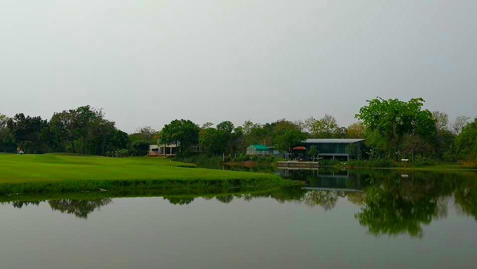 Bangsai Country Club in Nakhon Si Ayutthaya, Thailand (7)