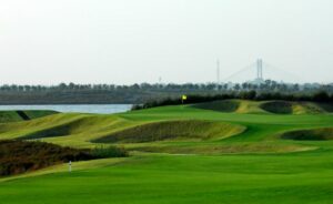 Binhai Lake Golf Club in Tianjin (7)