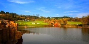 Chengdu Wolong Valley International Golf Club in Sichuan (1)