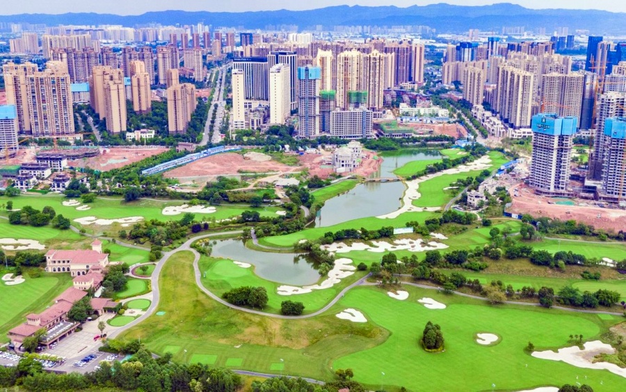 Chengdu Wolong Valley International Golf Club in Sichuan (5)