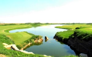 Dongzhuang Beach Golf Club in Shanghai (1)