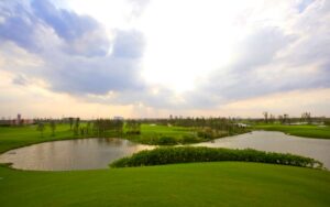 Dongzhuang Beach Golf Club in Shanghai (4)