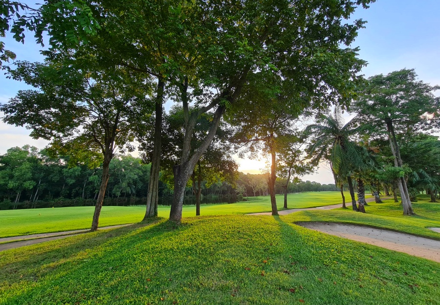 Dynasty Golf & Country Club in Nakhon Pathom, Thailand (17)