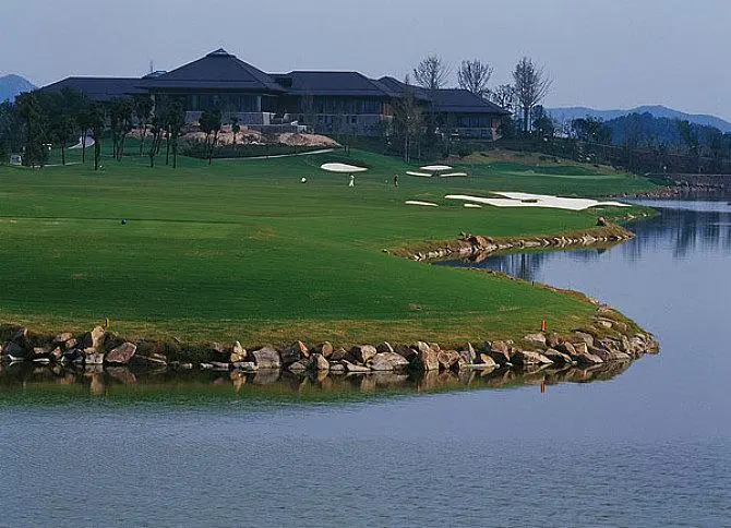 Jian Lake Golf Club in Shaoxing, Zhejiang (8)