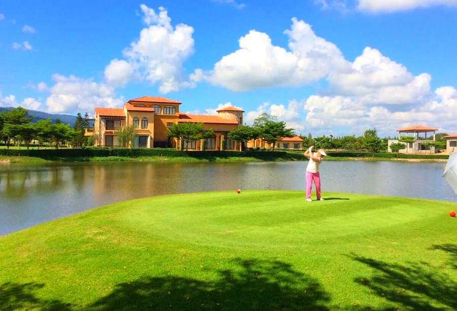 Toscana Valley Golf Course in Nakhon Ratchasima, Thailand (18)