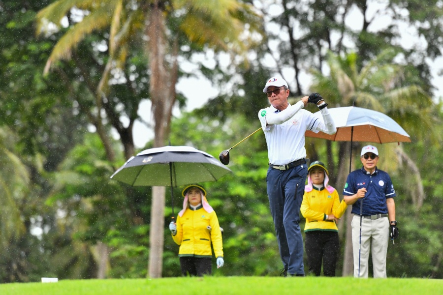 Victory Park Golf & Country Club in Nong Khai, Thailand (13)