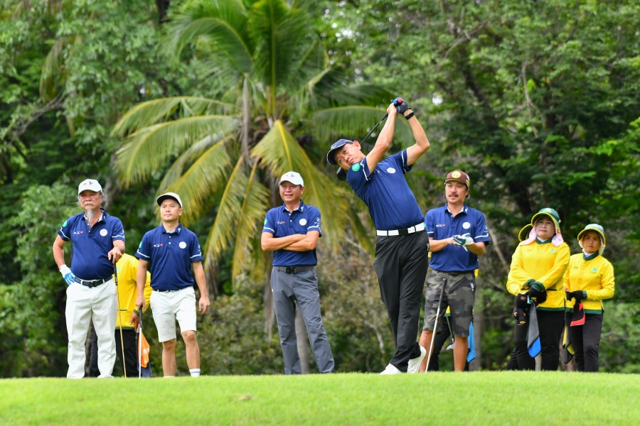 Victory Park Golf & Country Club in Nong Khai, Thailand (3)