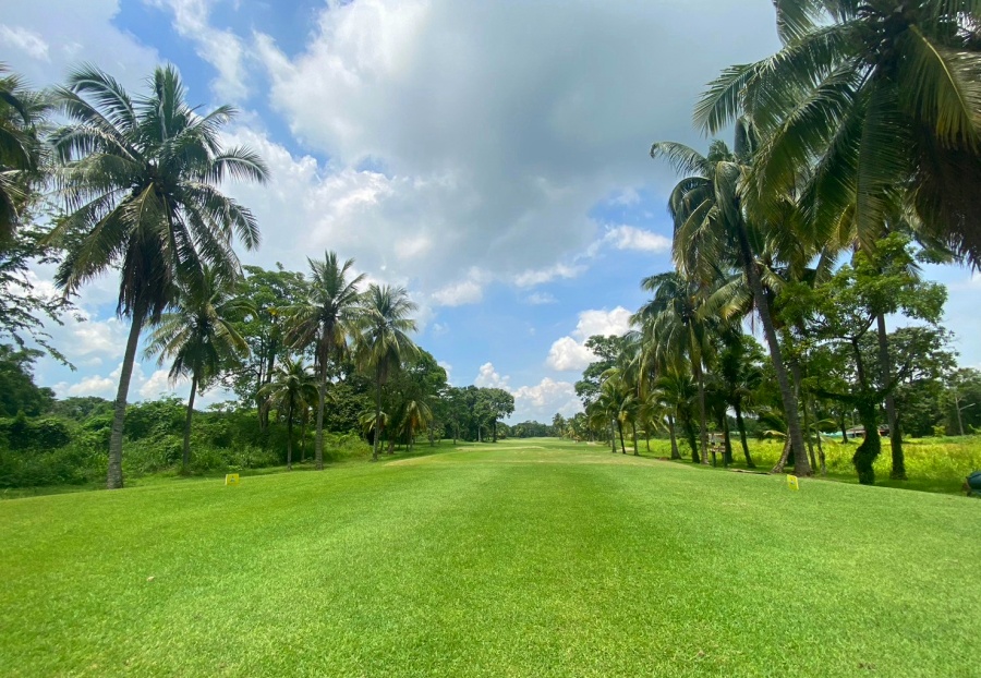 Victory Park Golf & Country Club in Nong Khai, Thailand (6)