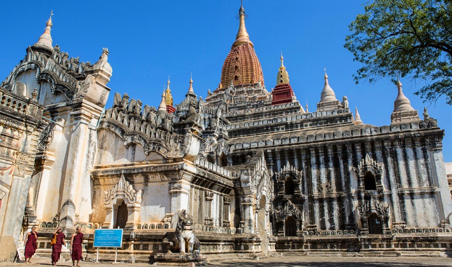 Ananda Temple in Bagan, Myanmar (4)