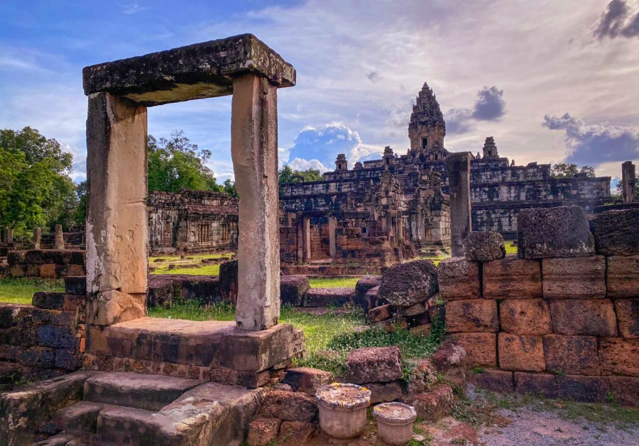 Bakong Temple of Roluos Temples in Siem Reap, Cambodia (1)