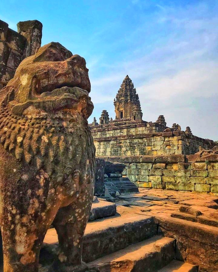 Bakong Temple of Roluos Temples in Siem Reap, Cambodia (17)